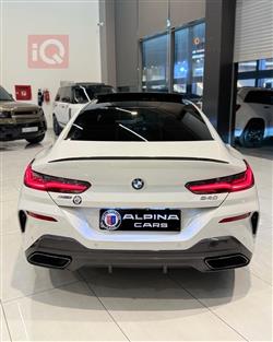 بي ام دبليو 8 الفئة